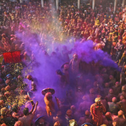Весенний фестиваль красок Холи