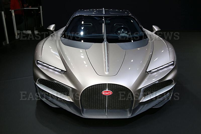 Bugatti Tourbillon (limitiert auf 250 Exemplare zum Preis ab 3,8 Millionen Euro), 102. Salon Brussels Motor Show, 09.-18