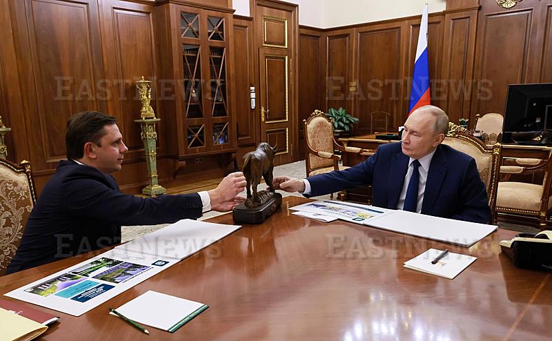 Russian President Vladimir Putin held a working meeting with the Governor of the Oryol Region, Andrei Klitschkov,