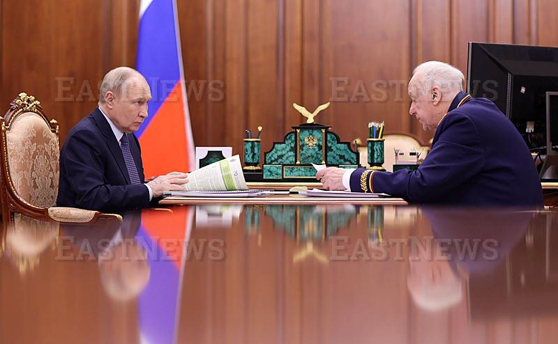 Russian President Vladimir Putin met with the head of the Investigative Committee, Alexander Bastrykin,