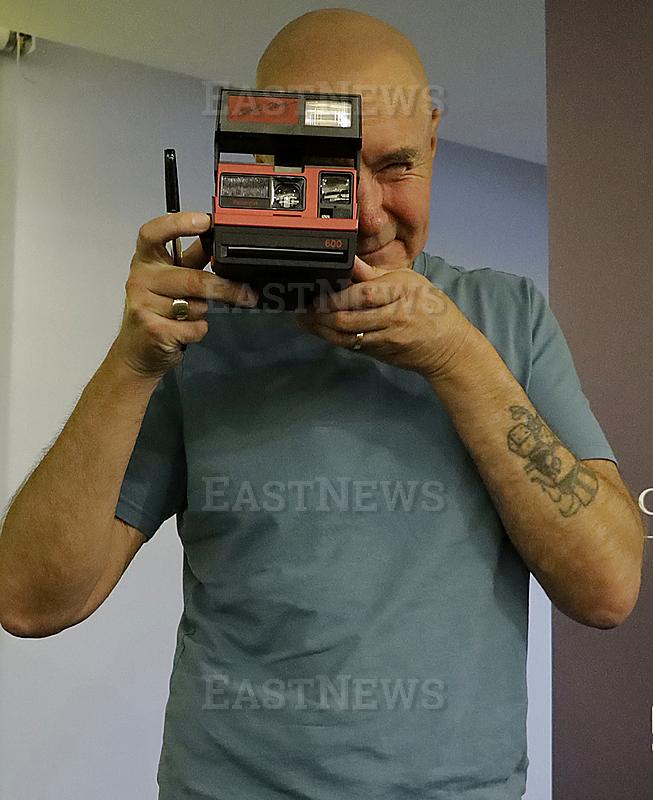 Irvine Welsh, Author Of Trainspotting, Signs Books In Mexico
