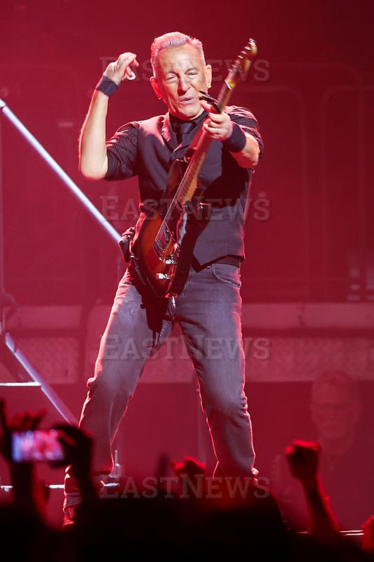 Bruce Springsteen and the E Street Band in Concert - Minneapolis