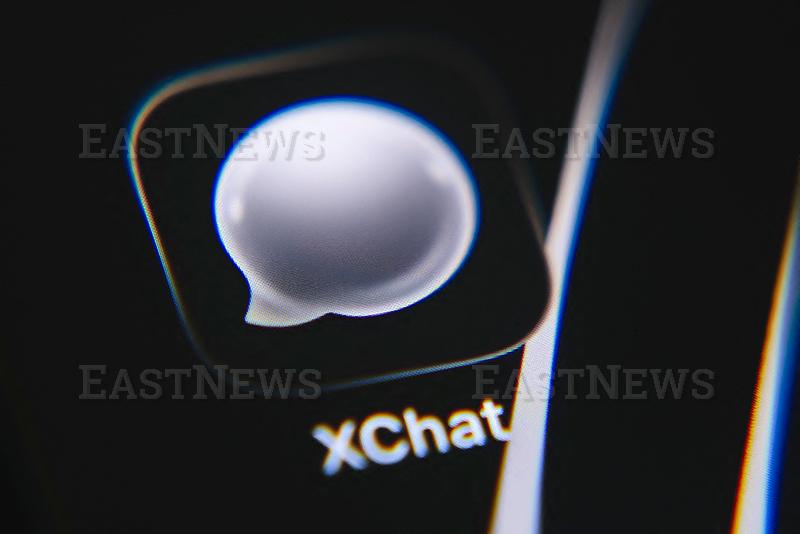 Photo Illustrations � XChat