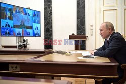 Видеосовещание Владимира Путина с членами правительства